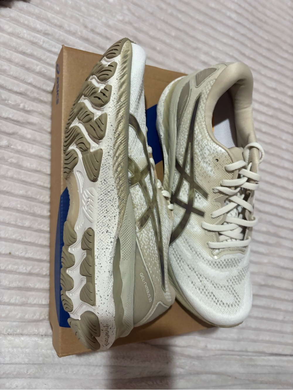 Asics Neutral Running Sneakers in Cream and White - Picture 3 of 5